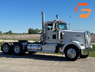 Kenworth W900