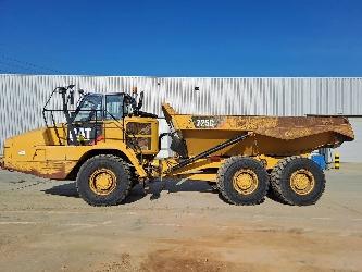 CAT 725C2