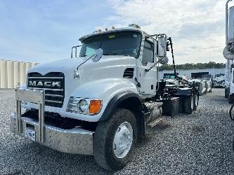 Mack CV 713