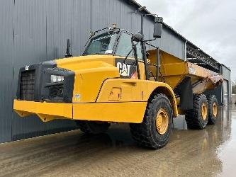 CAT 735B