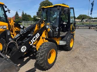 JCB 407