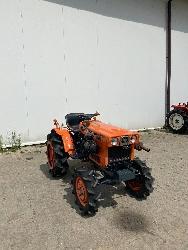 Kubota B7001