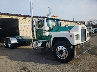 Mack R700