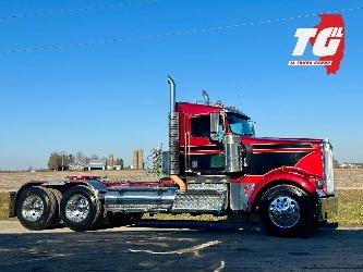 Kenworth W900