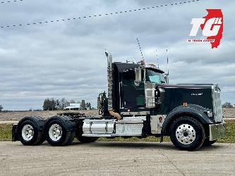 Kenworth W900