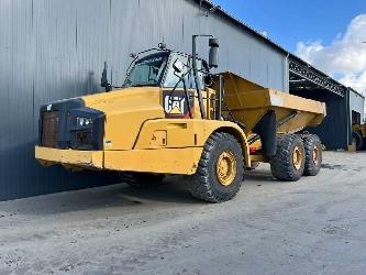 CAT 735B