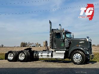 Kenworth W900