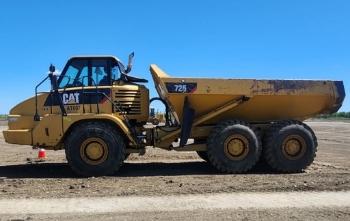 CAT 725