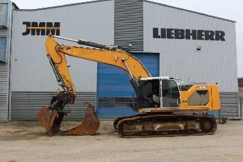 Liebherr R945