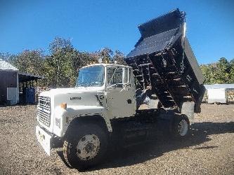 Ford L8000