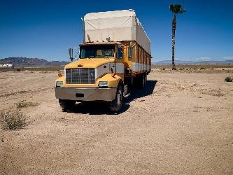 Peterbilt 330