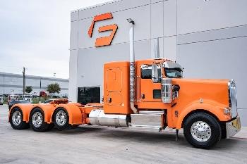 Kenworth W900