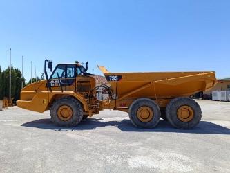CAT 735