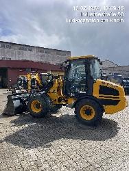 JCB 407