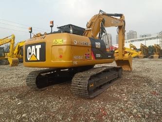 CAT 323 D2L
