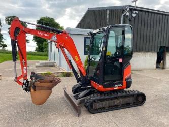 Kubota U 27-4