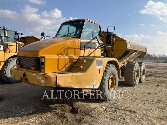 CAT 735