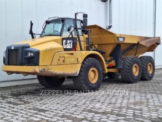 CAT 735B