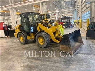 CAT 906M