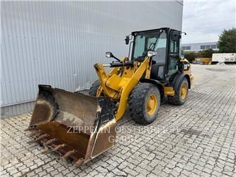 CAT 906M