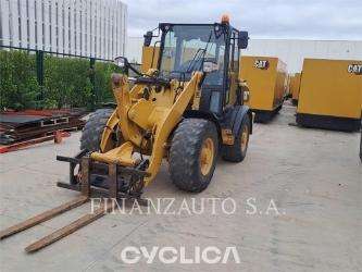 CAT 906M