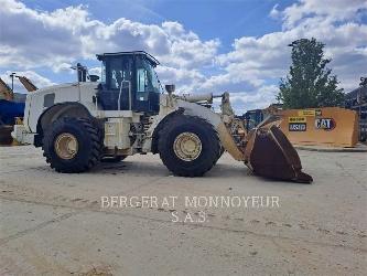 CAT 966M