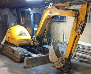 JCB 8052