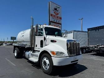 Peterbilt 337