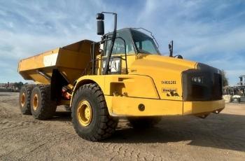 CAT 740B