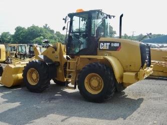 CAT 910 M