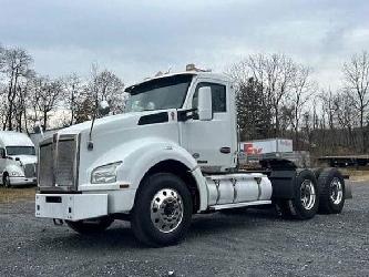 Kenworth T880