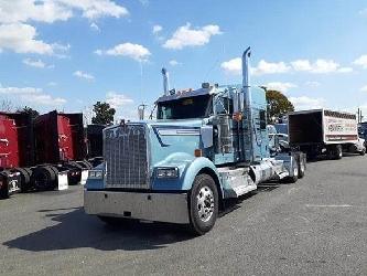 Kenworth W900