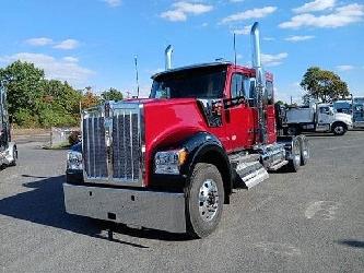 Kenworth W990