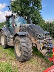 Valtra T235V