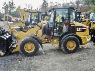 CAT 906 M