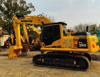 Komatsu PC200