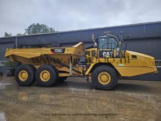CAT 725C2