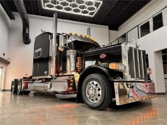Peterbilt 389