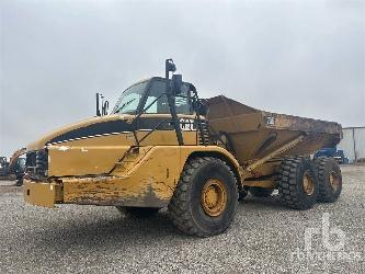 CAT 735