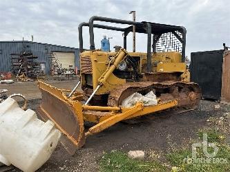 CAT D7