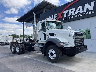 Mack GR64BRX