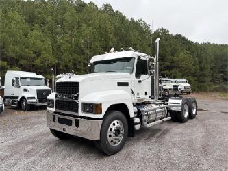 Mack PI64T