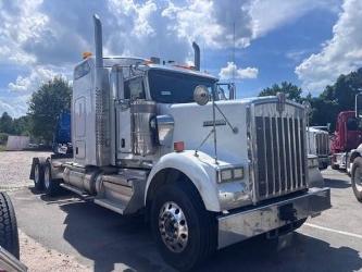 Kenworth W900B