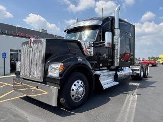 Kenworth W990