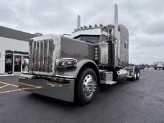 Peterbilt 389