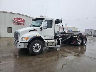 Peterbilt 548