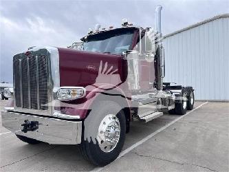 Peterbilt 589