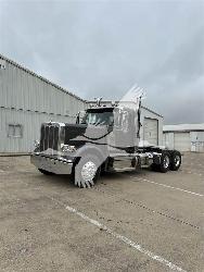 Peterbilt 589