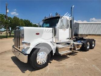 Peterbilt 589