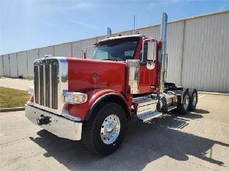 Peterbilt 589